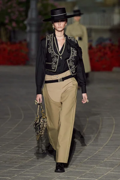 Look 79